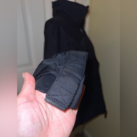 Men's Old Navy Black Jacket - Picture 3 of 8